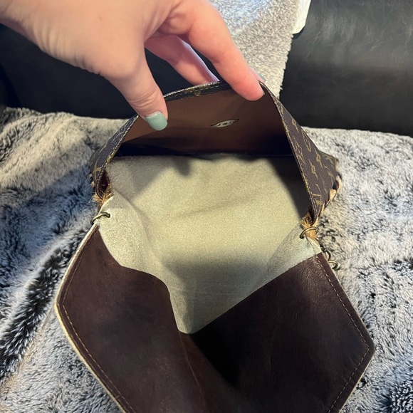 Repurposed LV/Cheetah Crossbody - Picture 5 of 5